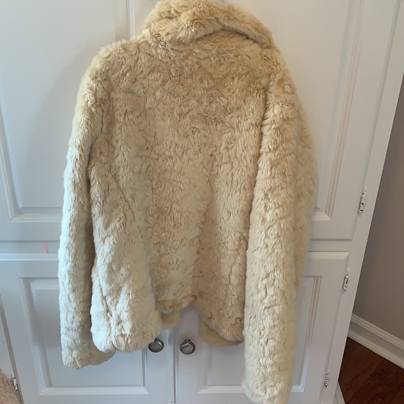 Abercrombie & Fitch Faux Fur Jacket - Picture 5 of 5